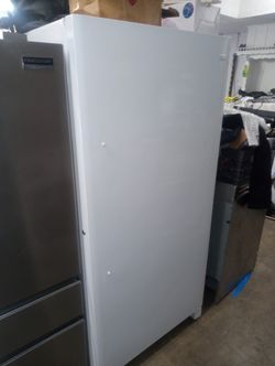 Frigidaire 20 Cu Ft Garage Upright Freezer Excellent Condition 