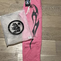 Pink MEDIUM hellstar Sweats 