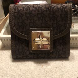 DKNY SMALL BROWN WALLET 
