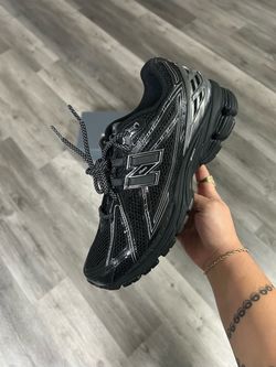 New Balance 1906 Black
