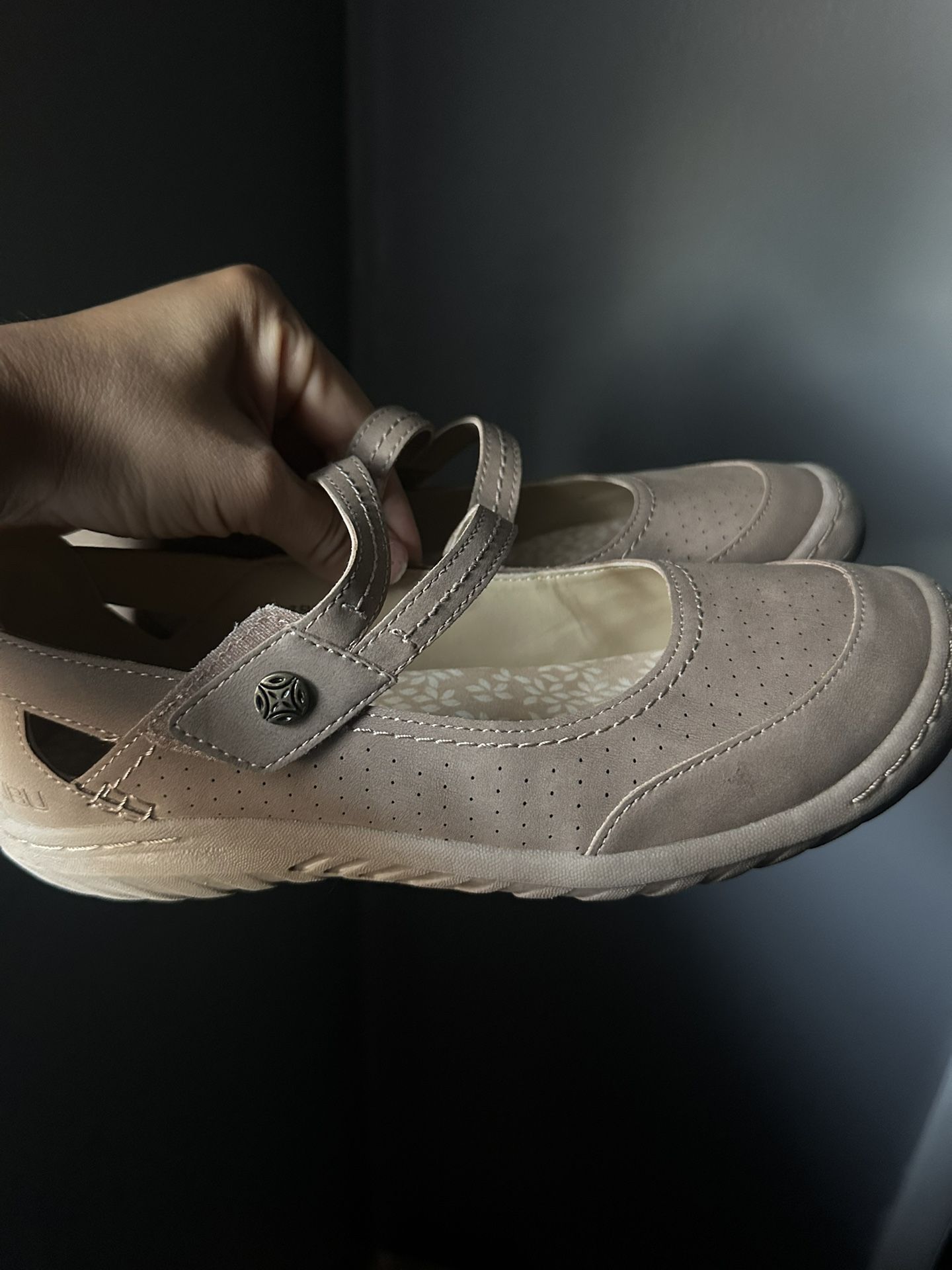 Like New Comfortable Shoes