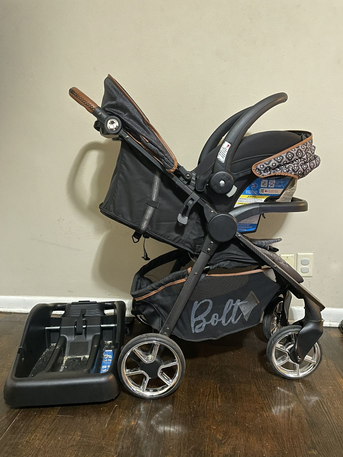 Monbebe Baby Stroller Plus Carseat.