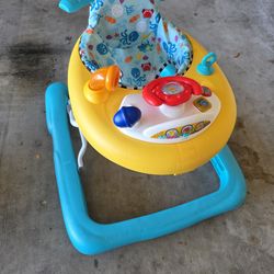 Baby Einstein Ocean Explorers Dive & Discover 3-in-1 Submarine Walker.