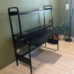 Black Desk 