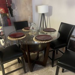 Like new Dining Room Table set! 