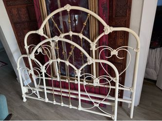 Queen size iron headboard and footboard