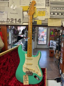 2022 Fender American Vintage II 1957 Stratocaster w/ Case