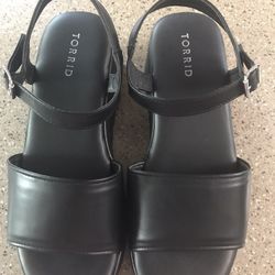 Torrid 9.5 Platform Wedge Shoe