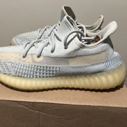 Yeezy Cloud White Sz 10