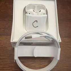 Apple Air Pods With Charging Case