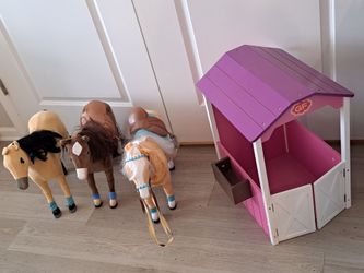Toy Horse barn with 3 My Life As horses