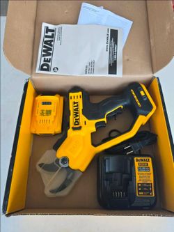 🔥$120 FIRM PRICE🔥 Dewalt 20V Cordless Battery Powered Pruner Kit with (1) 2 Ah Battery & Charger