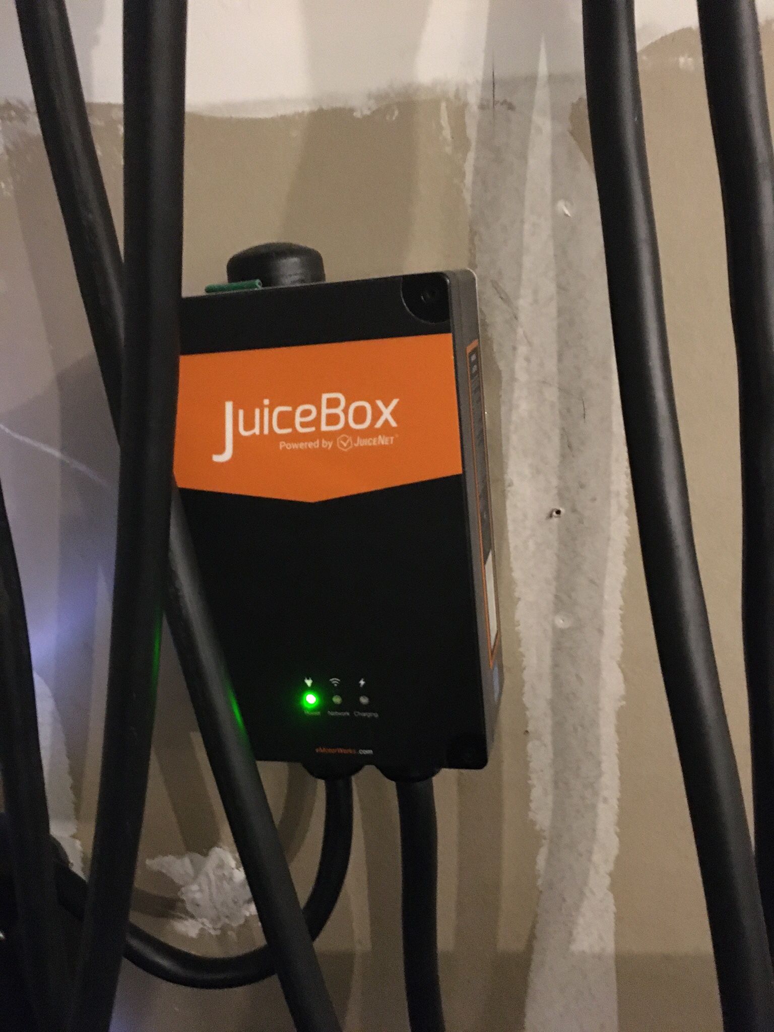 JuiceBox pro 40 (plug in)