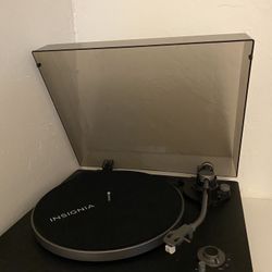 Insignia Bluetooth Stereo Turntable 