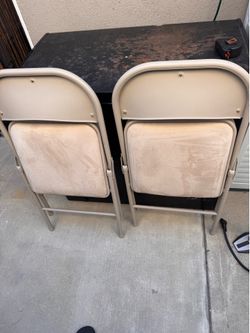 2 Folding Chairs