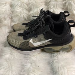 Women’s Nike Air Max, Black And Grey Running Shoes Size 9