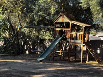 FREE play structure!!