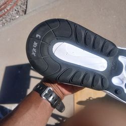 Nike Air Max 270 React 