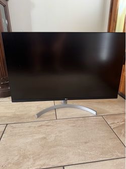 LG 32UN500-W  in White  3840 X 2160 ( willing to negotiate price )