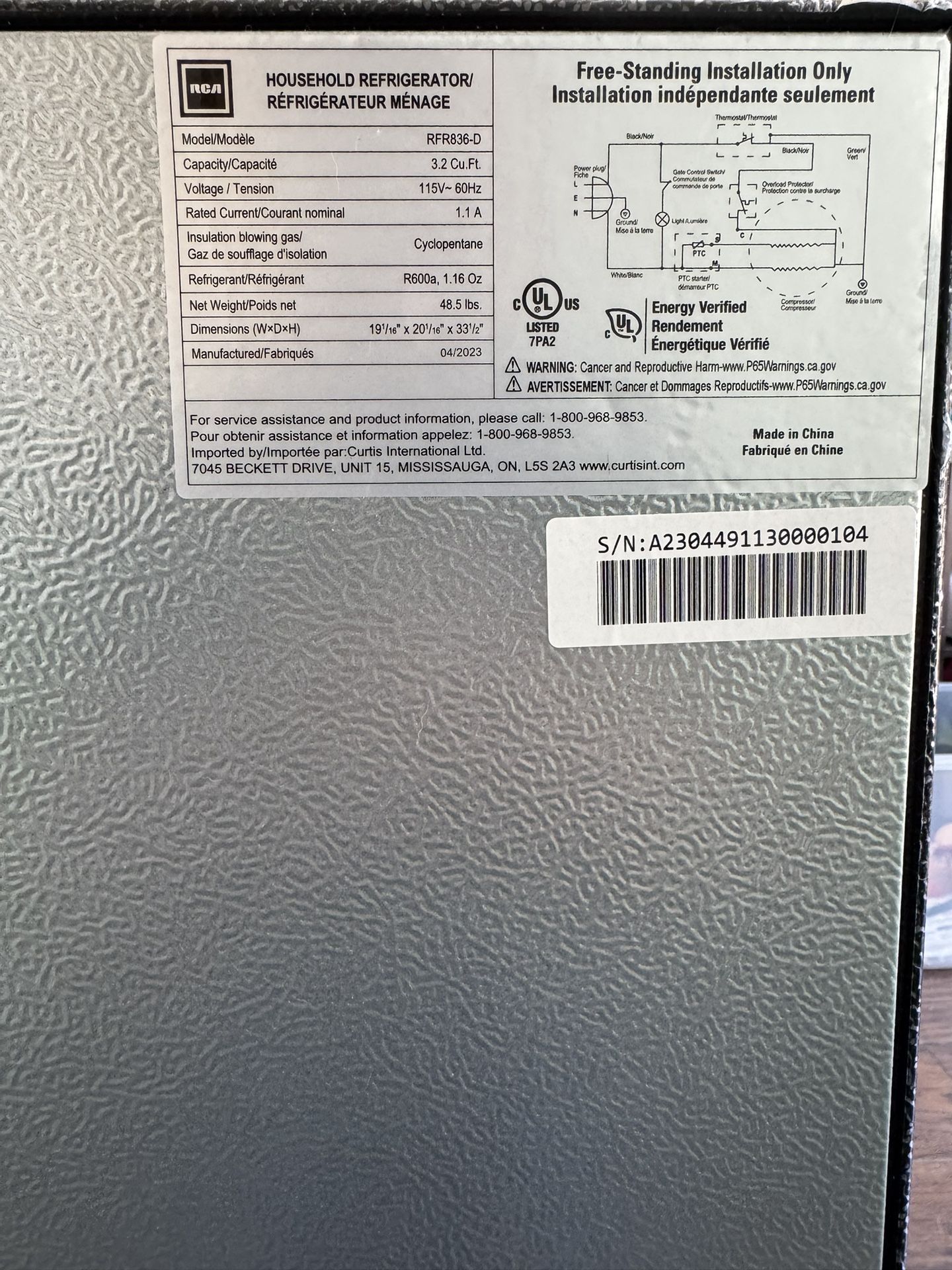 Mini Fridge w/ Freezer