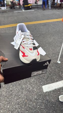 Adidas Light blaze Size 10.5 