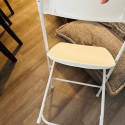 Plastic foldable chairs