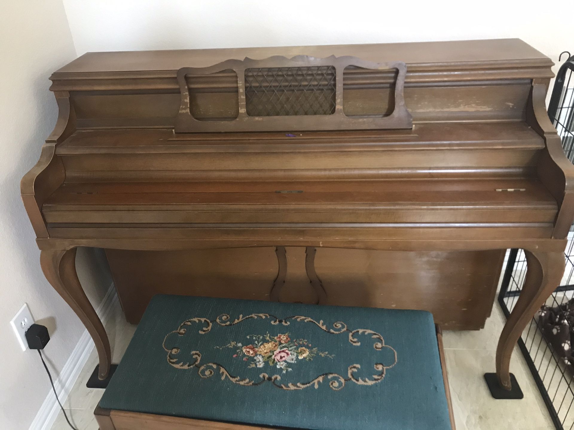 Piano for sale $350 or best offer