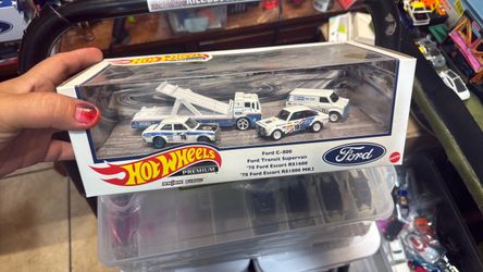 Hot Wheels Premium Ford 4-Car Set