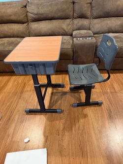 Children’s desk with chair set