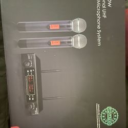 innopow 200-Channel Wireless Microphones System, Dual UHF Metal Cordless Mic Set, Auto Scan, Long Range 200-240Ft,16 Hours Use for Karaoke Singing, Ch