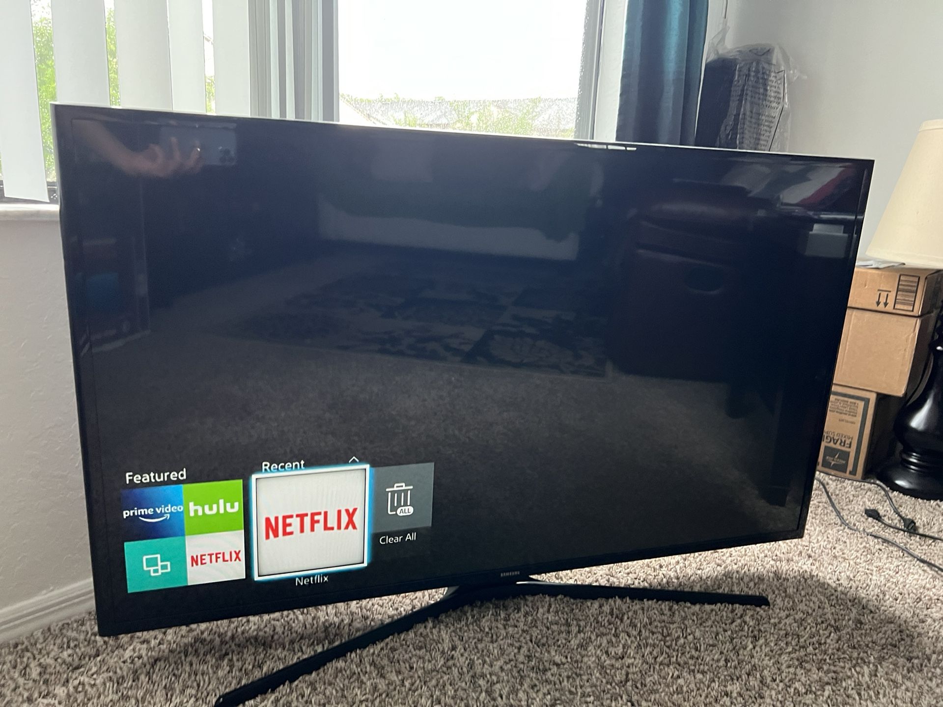 Samsung Smart TV 48” Model UN48J5200AFXZA