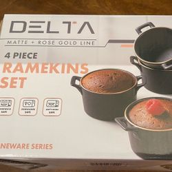 Brand new 4 Pc Set Ramkins 