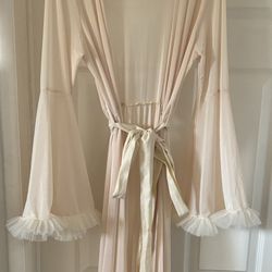 maternity photoshoot robe