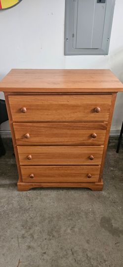 Solid Wood 4-Drawer Dresser Chest