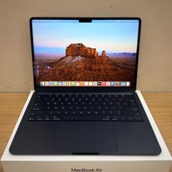 APPLE MACBOOK AIR 2025 13” M4 CHIP ( CHECK DESCRIPTION FOR MORE INFO)