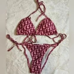 Swimwear 