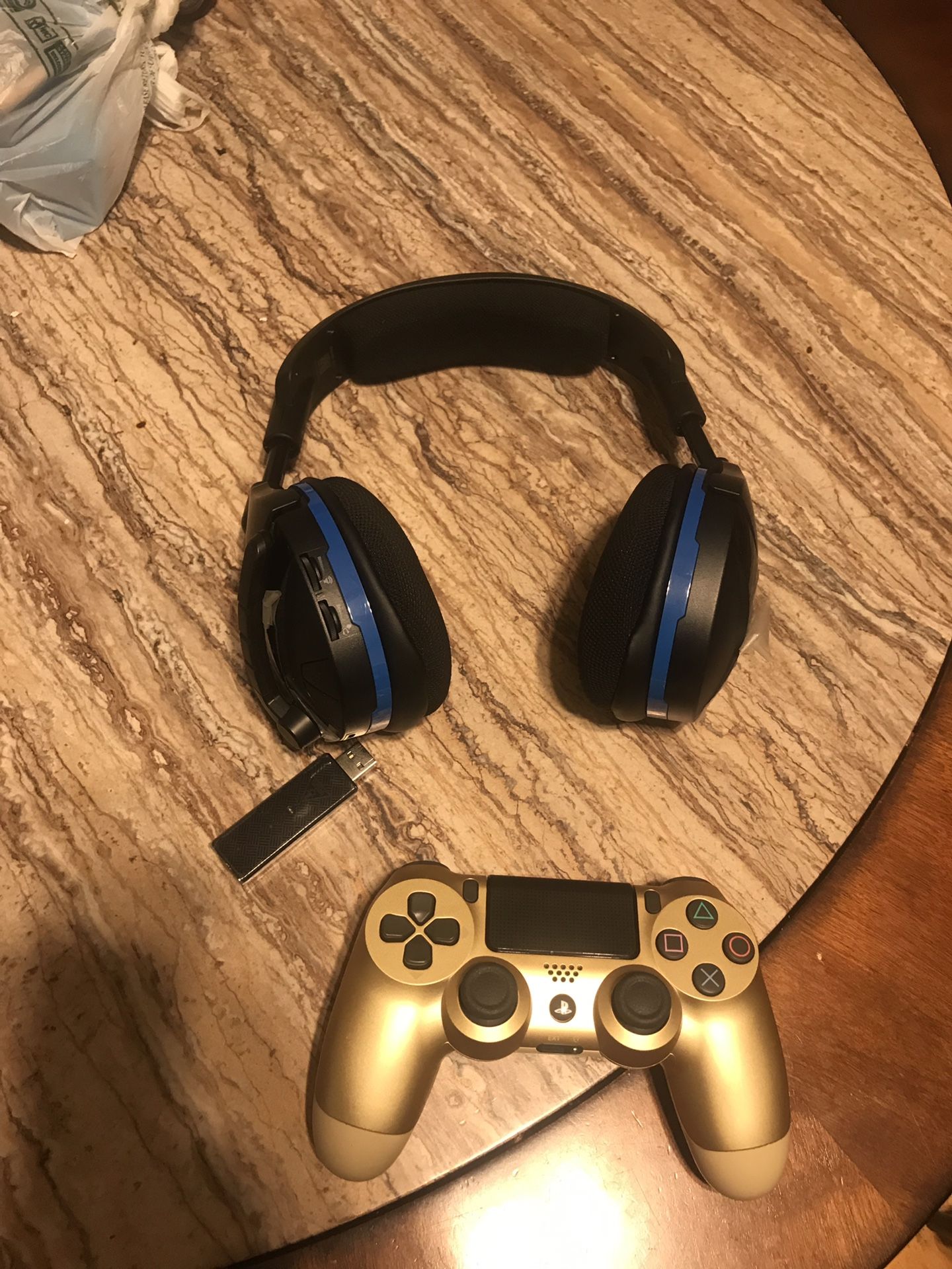 Ps4 Turtle beach wireless headset with new controller