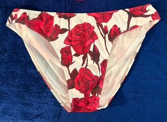 2 Speedo Swim Suit for men( Pelican: XL & Roses: XXL) (The price is $15 each )