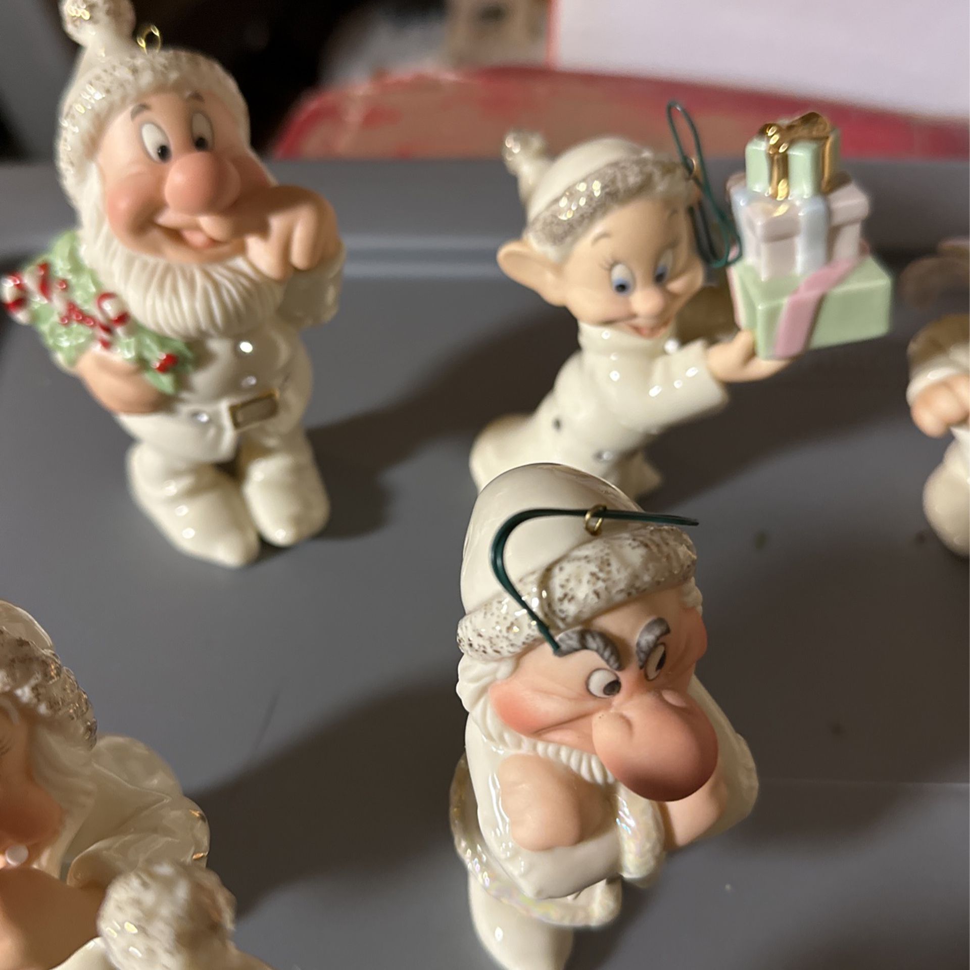 Porcelain Snow White And The Seven Dwarfs Christmas 10  Ornaments I