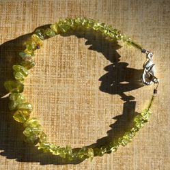 Peridot With Clasps Bracelet 