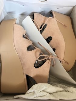 Aldo wedges size:6 (NEW IN BOX)