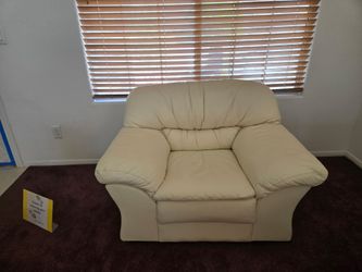 Three piece leather set all good condition!