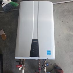 Navien Tankless Water Heater – Energy Star (Great Condition)