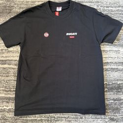 Supreme tee 