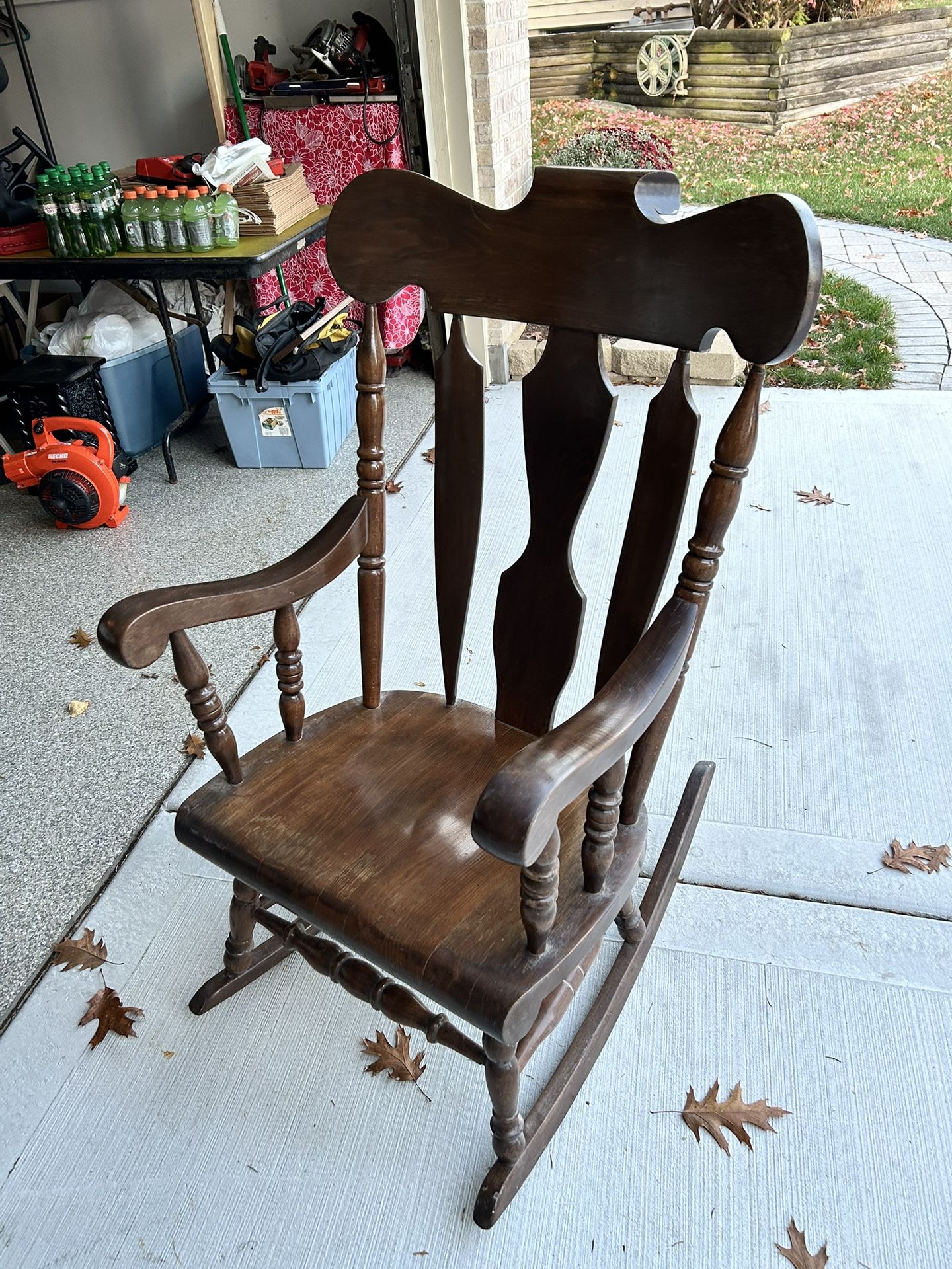 VINTAGE SOLID WOOD ROCKING CHAIR