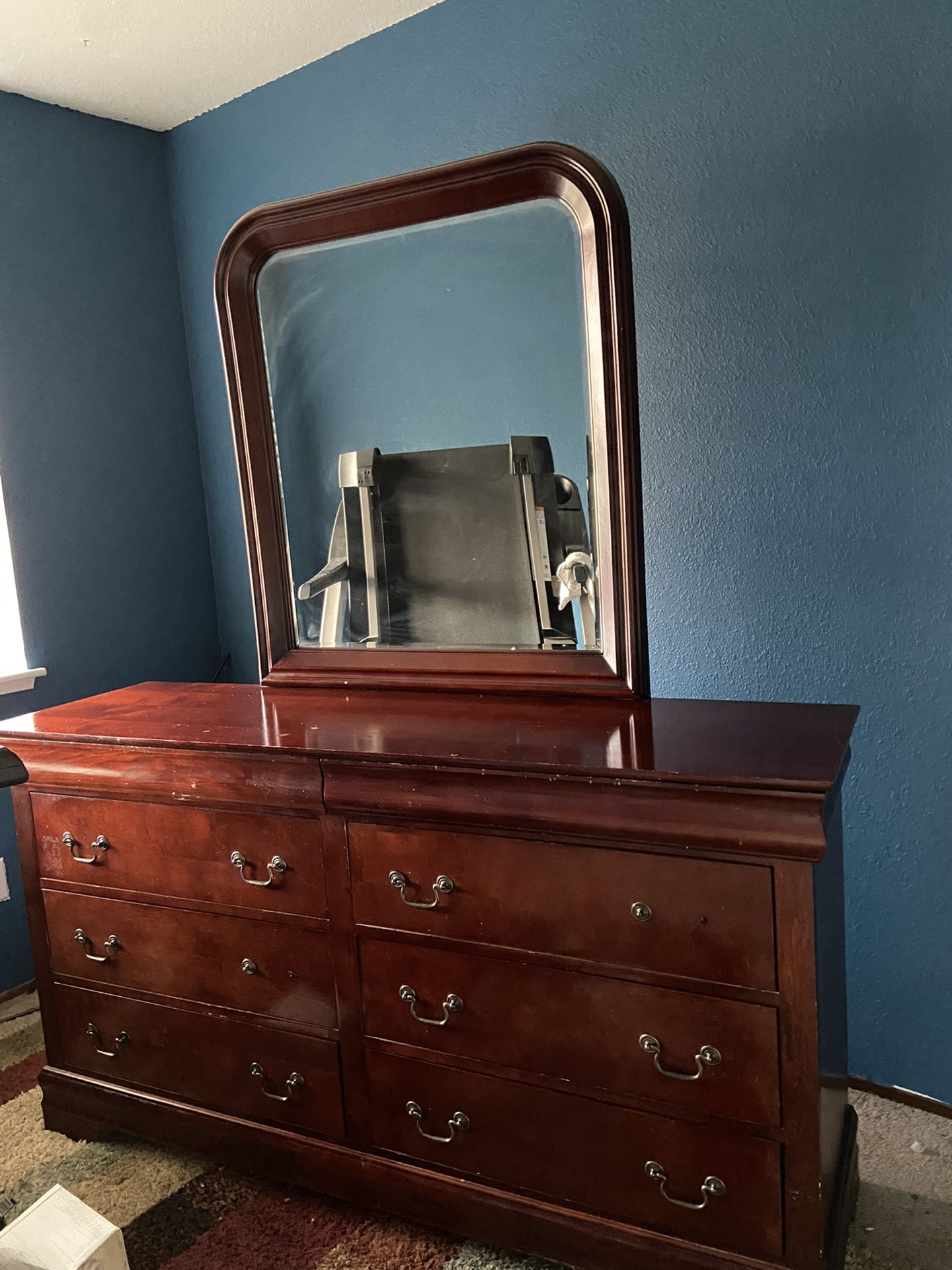 Dresser with Mirror- 6 drawer. Make an offer