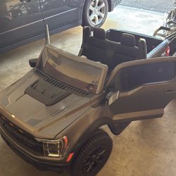 12 V Huffy Ford Raptor Power Wheel 