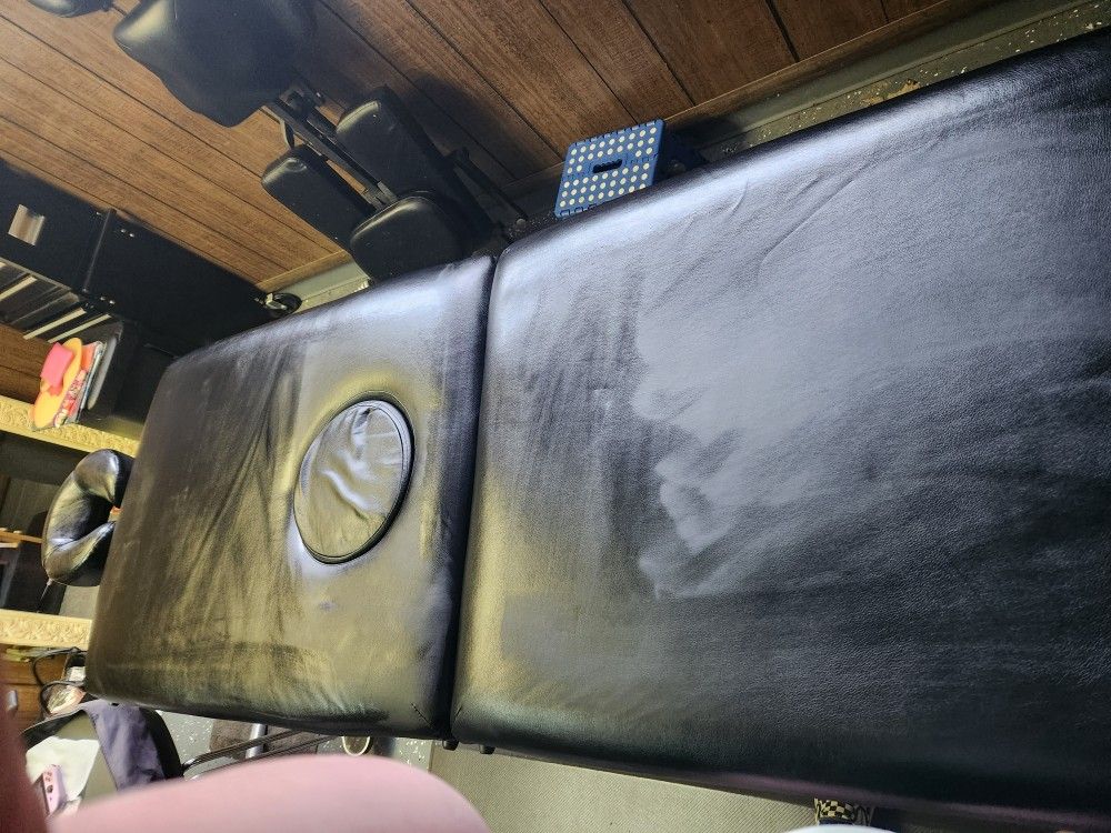 Massage Milking Table