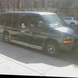 2009 Chevy Express 2500 Passenger Van
