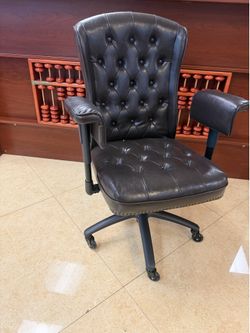 Brand new executive office chair with roller blade wheels